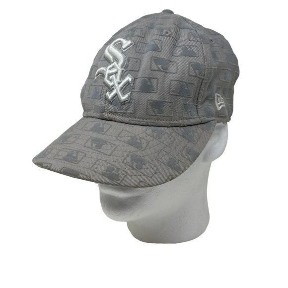 Ltd Edition Chicago White Sox 59FIFTY Embossed‎ Velvet MLB Theme Fitted Hat - Picture 1 of 7